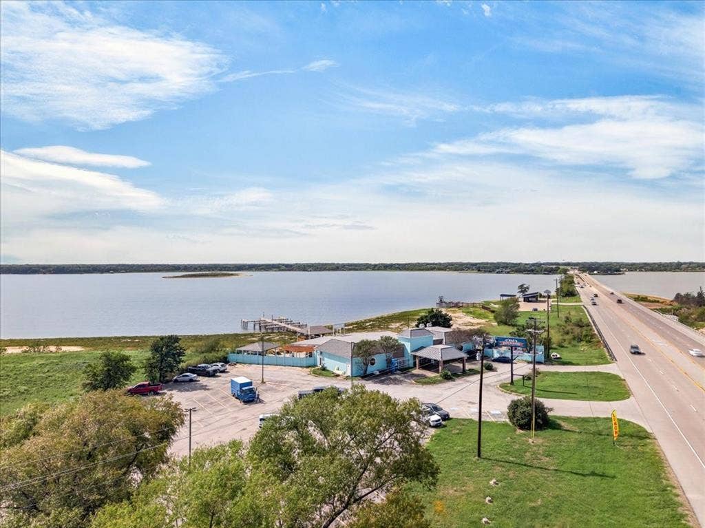 204 Bounding Main Street, Gun Barrel City, TX 75156 Lake nearby