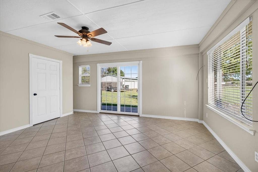 204 Bounding Main Street, Gun Barrel City, TX 75156 204 Bounding Main Street, Gun Barrel City, TX 75156