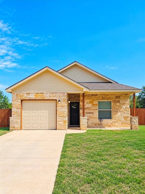 Property photo for 1304 Glenwood Circle, Breckenridge, TX