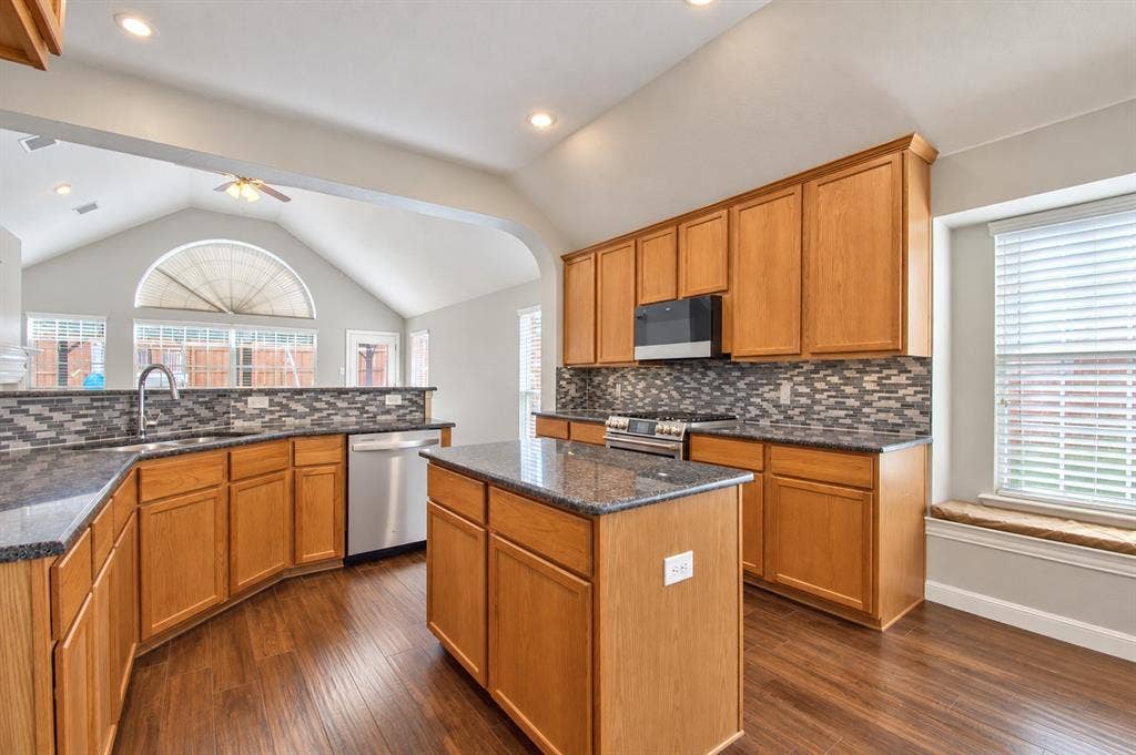 6316 Lakewood Drive, Sachse, TX 75048 6316 Lakewood Drive, Sachse, TX 75048