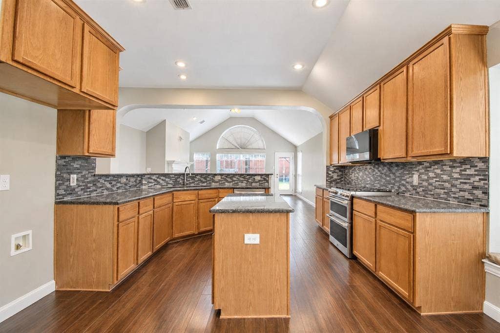 6316 Lakewood Drive, Sachse, TX 75048 6316 Lakewood Drive, Sachse, TX 75048