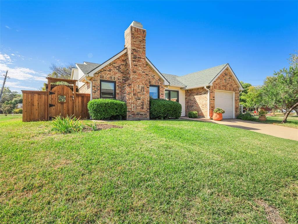 3013 Plumtree Lane, Plano, TX 75074 3013 Plumtree Lane, Plano, TX 75074