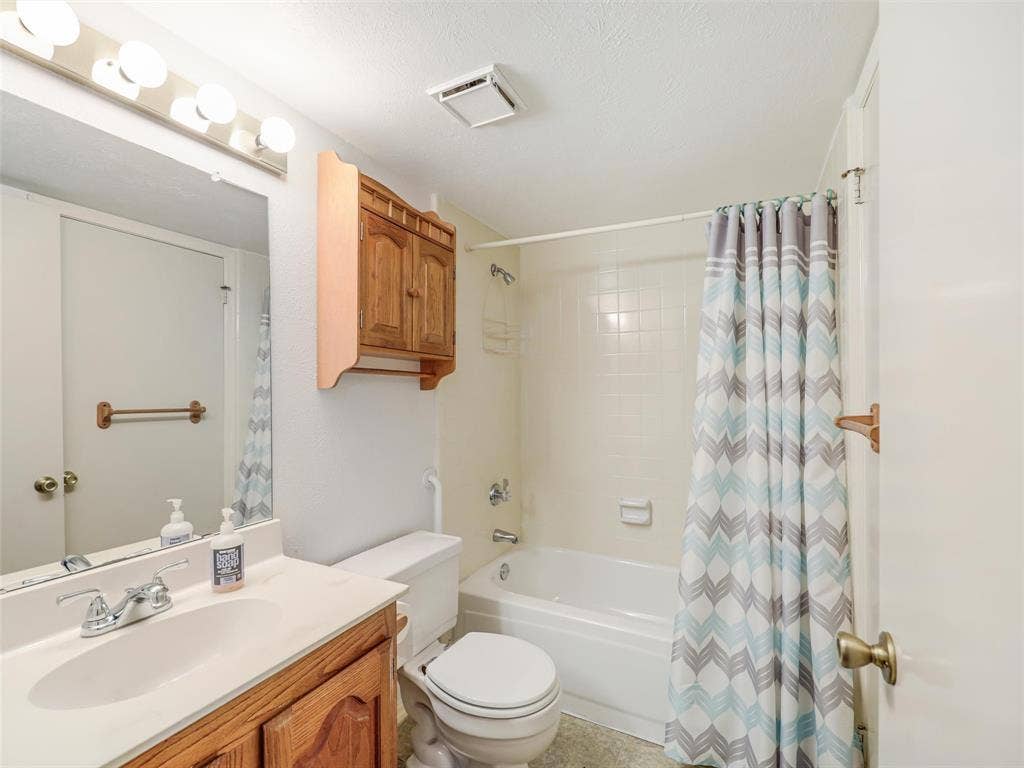 3013 Plumtree Lane, Plano, TX 75074 3013 Plumtree Lane, Plano, TX 75074