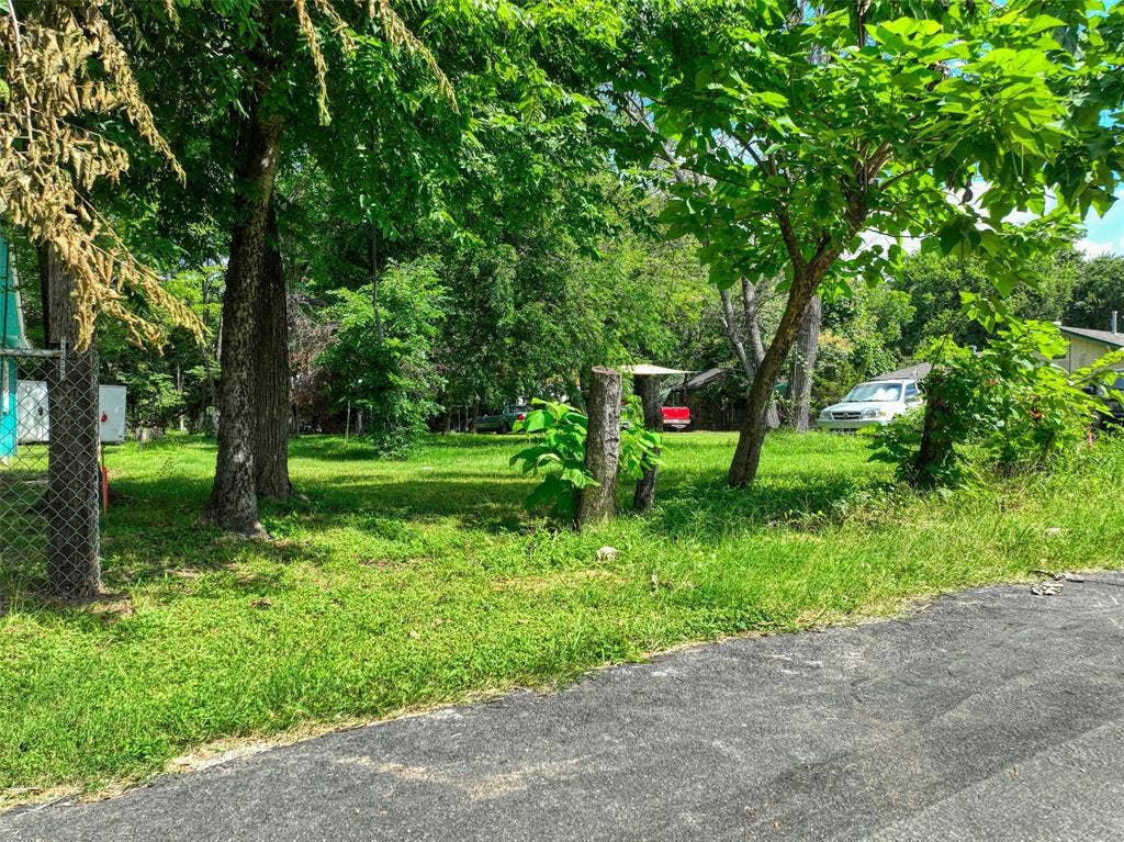 3907 Agnes Street, Dallas, TX 75210 3907 Agnes Street, Dallas, TX 75210