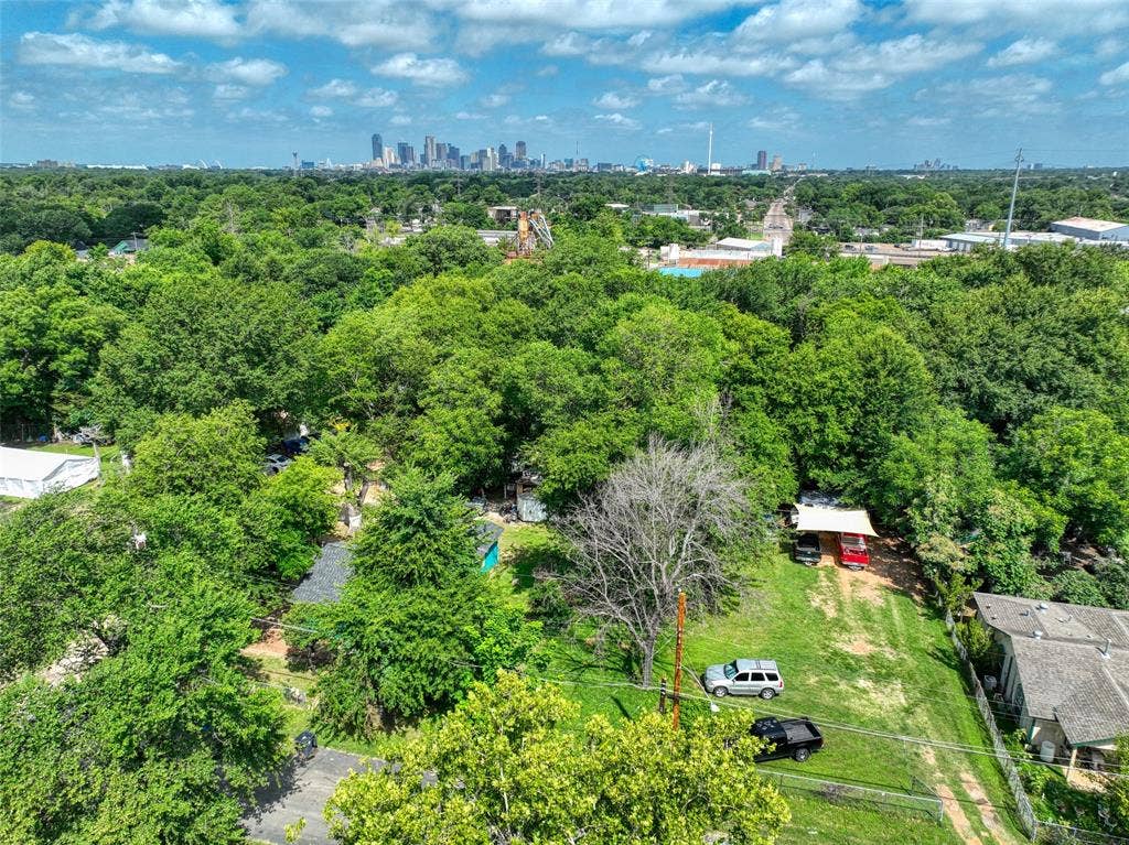 3907 Agnes Street, Dallas, TX 75210 3907 Agnes Street, Dallas, TX 75210