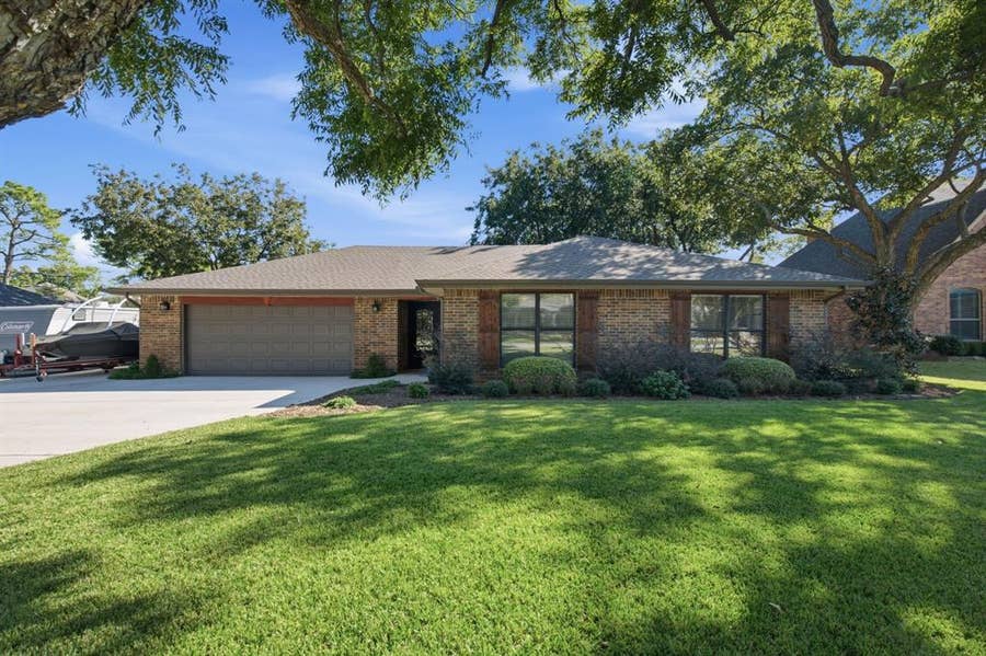 Property photo for 4614 Spruce Street, Flower Mound, TX