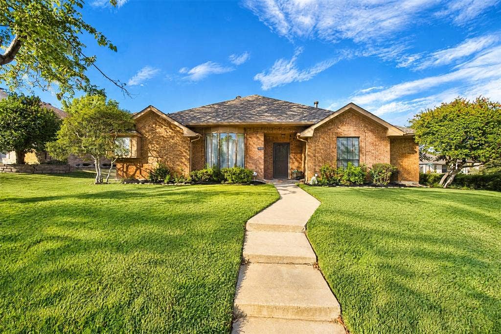 1237 STONEWALL Street, Garland, TX 75043 1237 STONEWALL Street, Garland, TX 75043