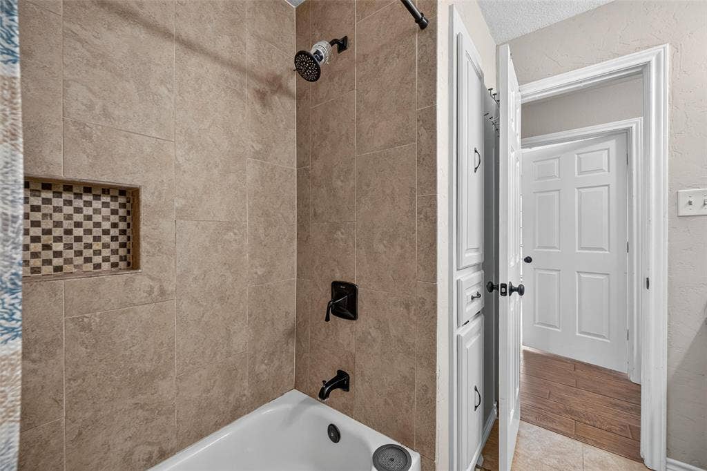 1237 STONEWALL Street, Garland, TX 75043 1237 STONEWALL Street, Garland, TX 75043