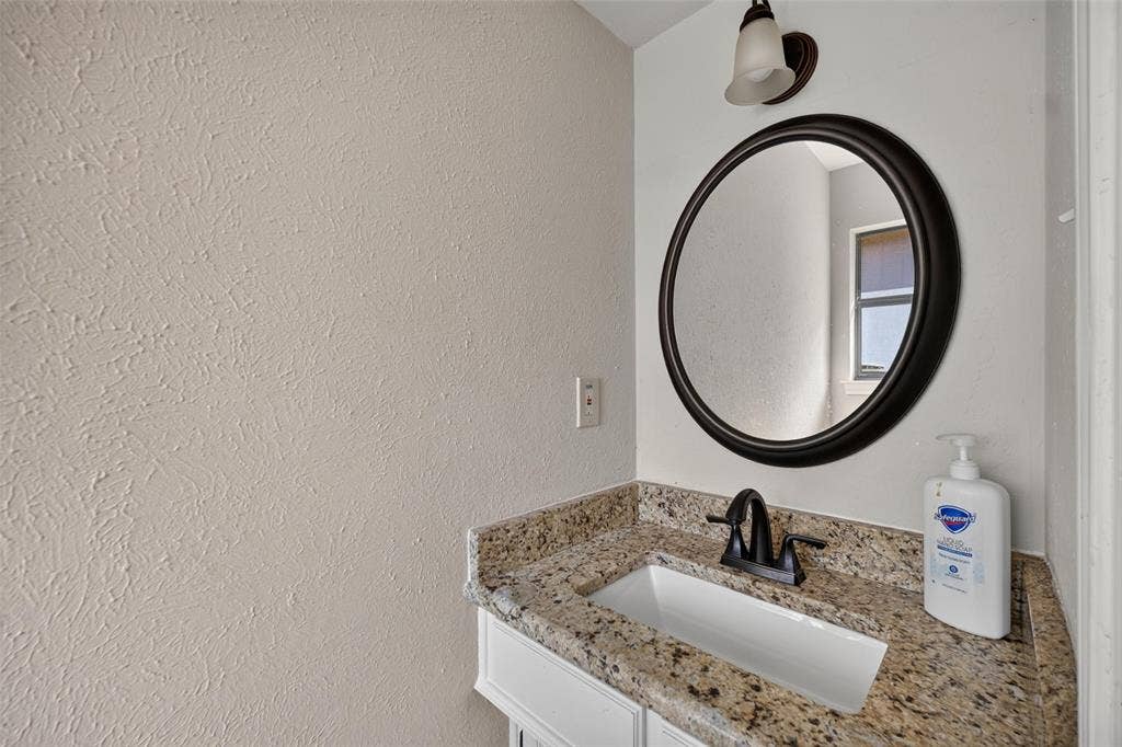 1237 STONEWALL Street, Garland, TX 75043 1237 STONEWALL Street, Garland, TX 75043