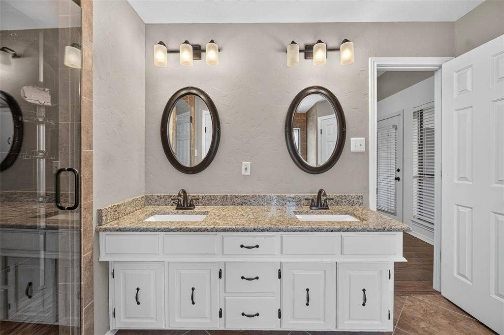 1237 STONEWALL Street, Garland, TX 75043 1237 STONEWALL Street, Garland, TX 75043