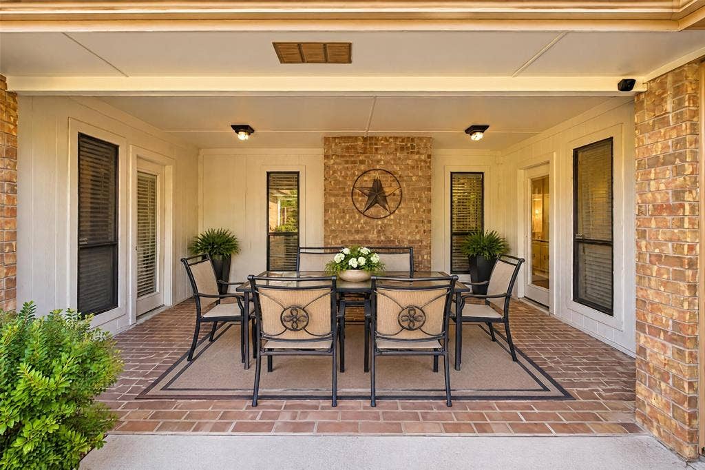 1237 STONEWALL Street, Garland, TX 75043 1237 STONEWALL Street, Garland, TX 75043