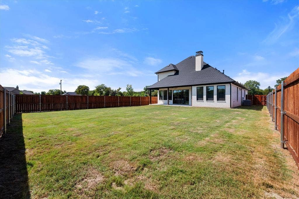 122 Yvonne Street, Red Oak, TX 75154 Expansive backyard