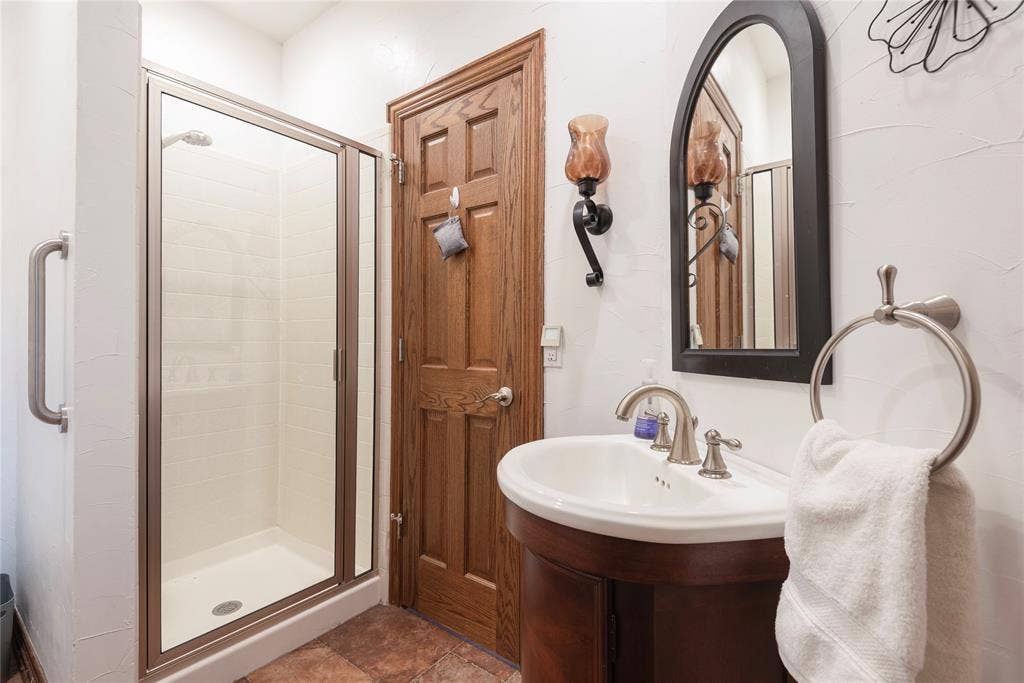 2801 Cascade Drive, Plano, TX 75025 2801 Cascade Drive, Plano, TX 75025