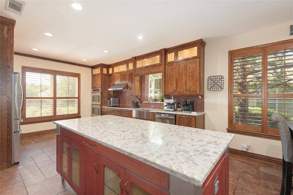 2801 Cascade Drive, Plano, TX 75025 2801 Cascade Drive, Plano, TX 75025