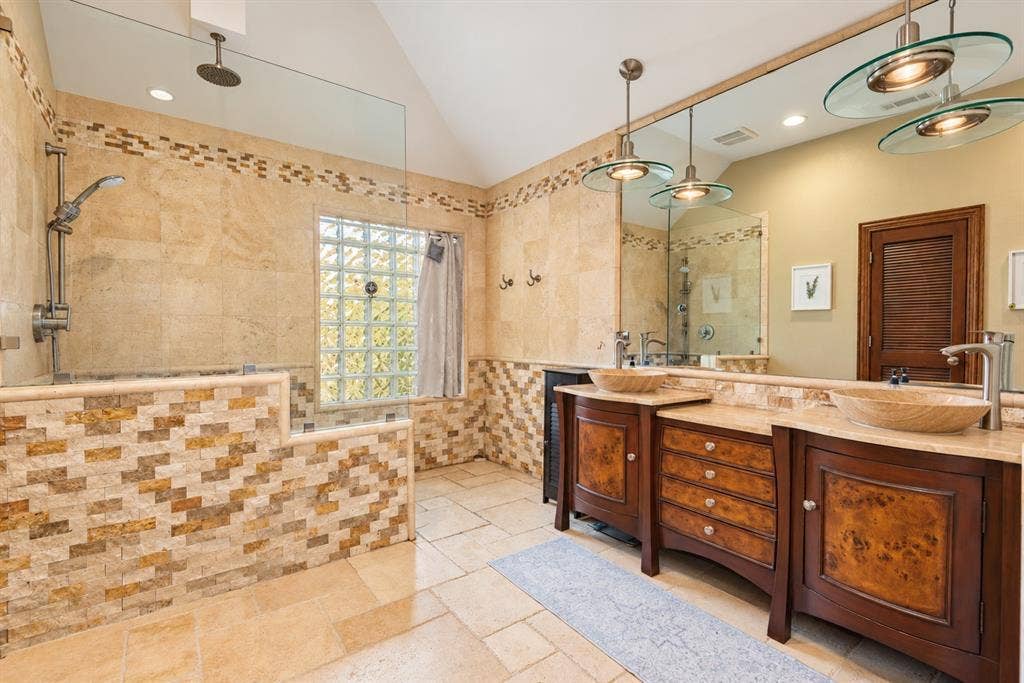 2801 Cascade Drive, Plano, TX 75025 2801 Cascade Drive, Plano, TX 75025