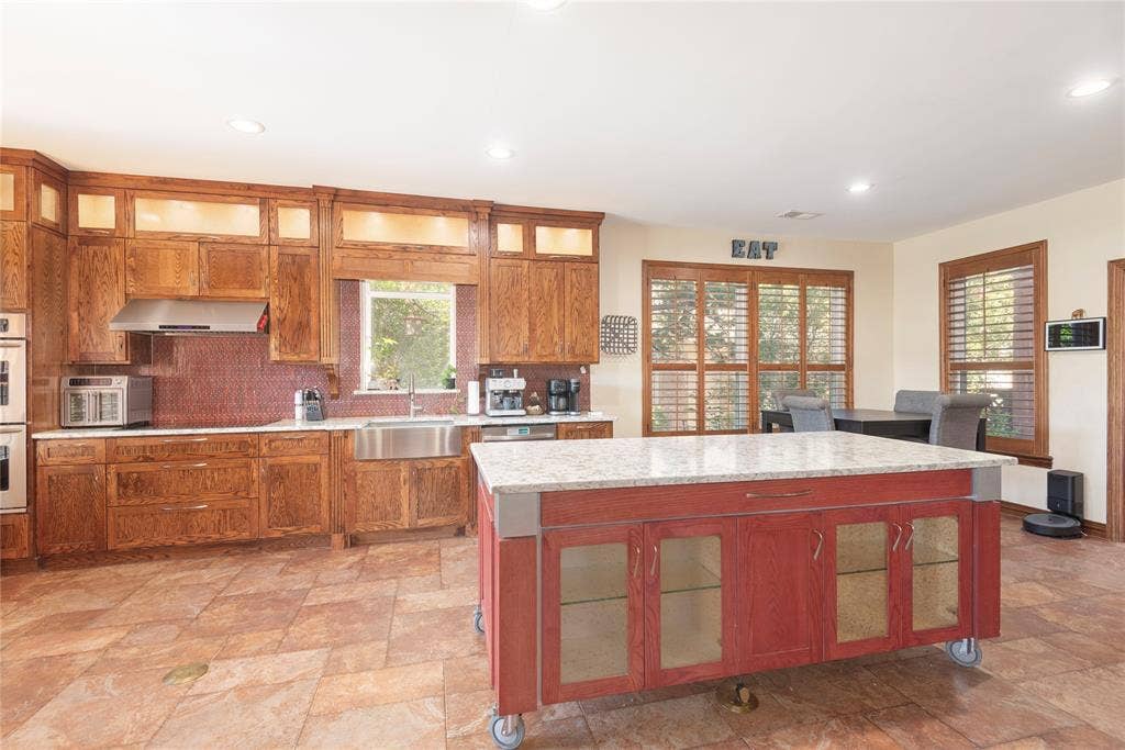 2801 Cascade Drive, Plano, TX 75025 2801 Cascade Drive, Plano, TX 75025