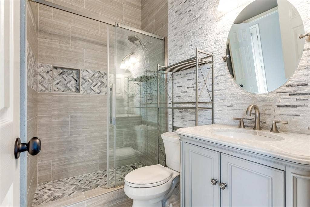 2913 Bellerive Drive, Plano, TX 75025 2913 Bellerive Drive, Plano, TX 75025