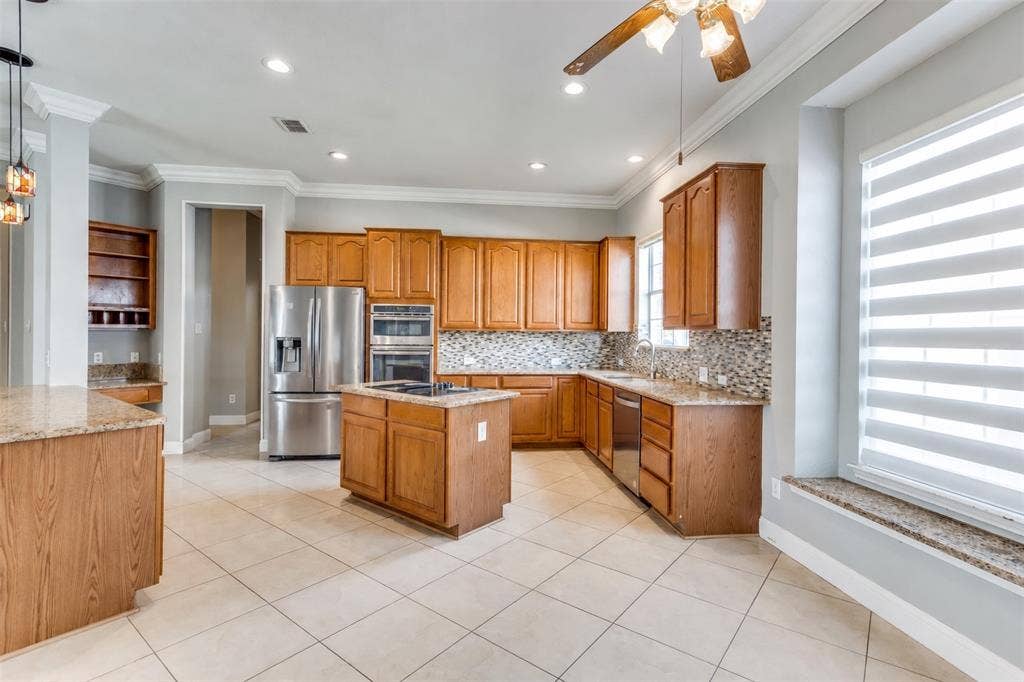 2913 Bellerive Drive, Plano, TX 75025 2913 Bellerive Drive, Plano, TX 75025