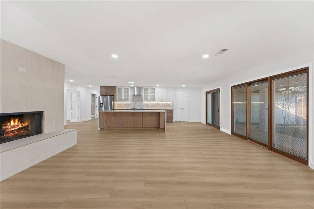 6727 Southpoint Drive, Dallas, TX 75248 6727 Southpoint Drive, Dallas, TX 75248
