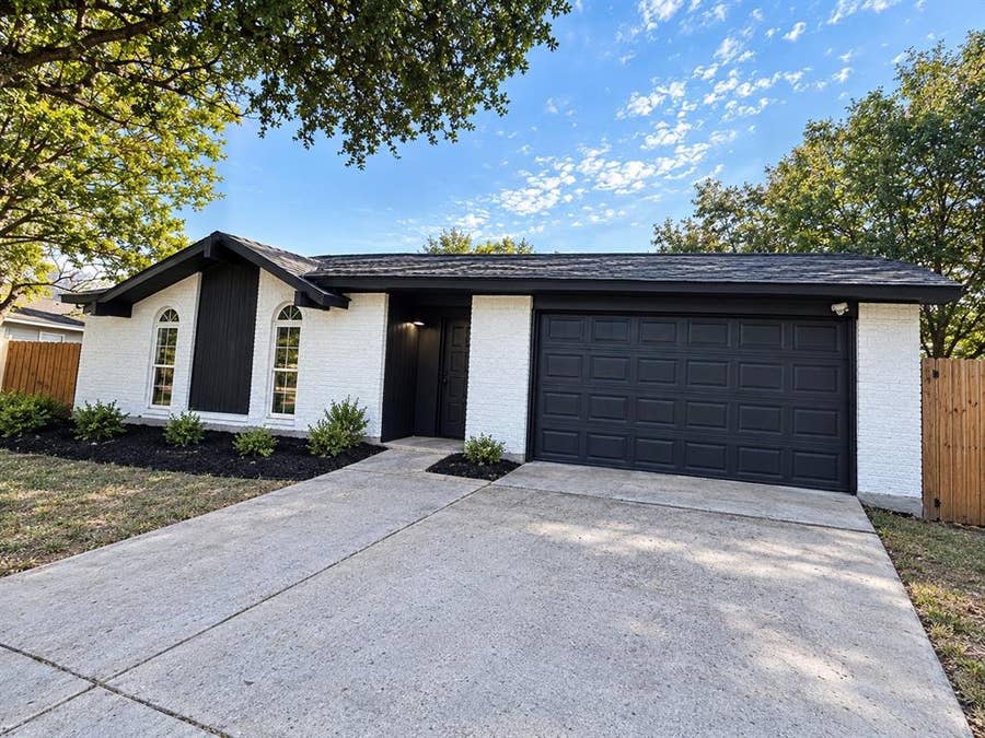 Property photo for 6220 Magnolia Lane, Rowlett, TX