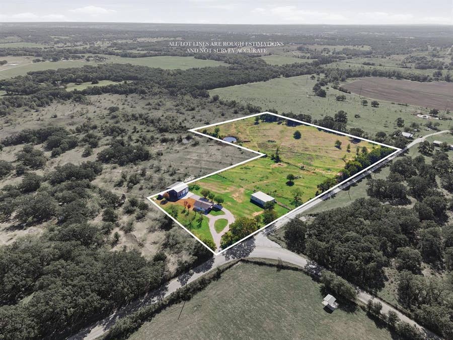 Property photo for 825 County Road 3655, Paradise, TX