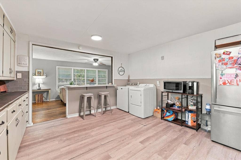 2108 Lyle Avenue, Waco, TX 76708 Unit B kitchen