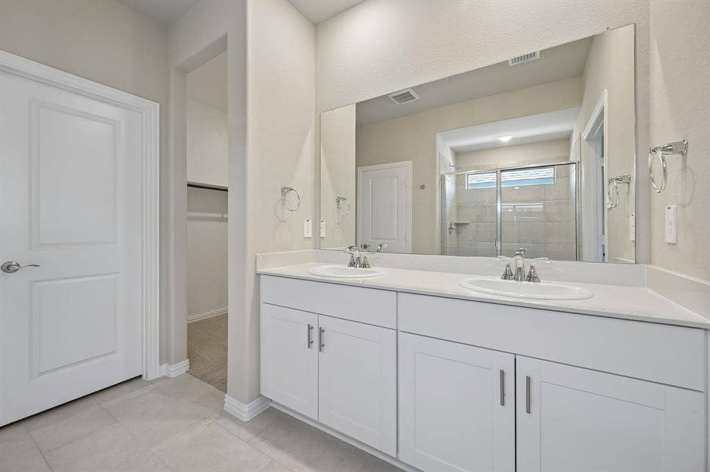1628 Gardendale Hollow Lane, Anna, TX 75409 Photo is not of the actual home, but is an inspirational photo of builder’s model home and may depict options, furnishings, and/or decorator features that are not included.