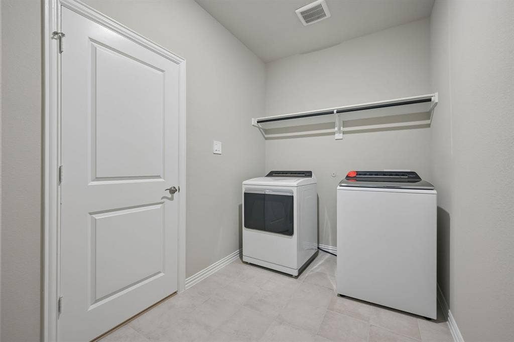 1628 Gardendale Hollow Lane, Anna, TX 75409 Photo is not of the actual home, but is an inspirational photo of builder’s model home and may depict options, furnishings, and/or decorator features that are not included.