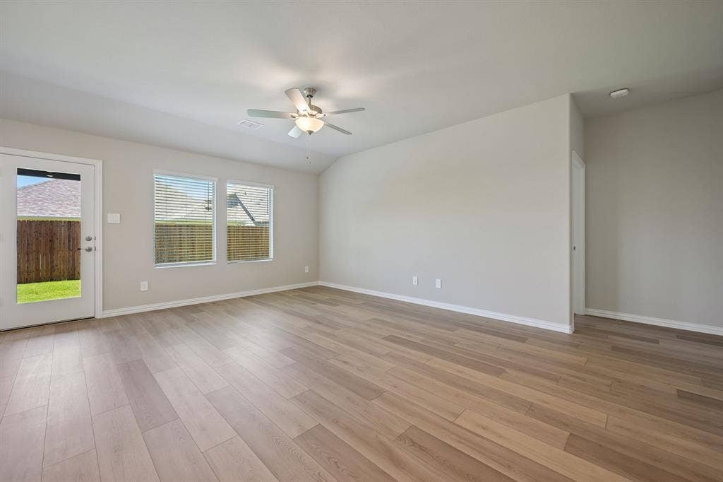 1628 Gardendale Hollow Lane, Anna, TX 75409 Photo is not of the actual home, but is an inspirational photo of builder’s model home and may depict options, furnishings, and/or decorator features that are not included.