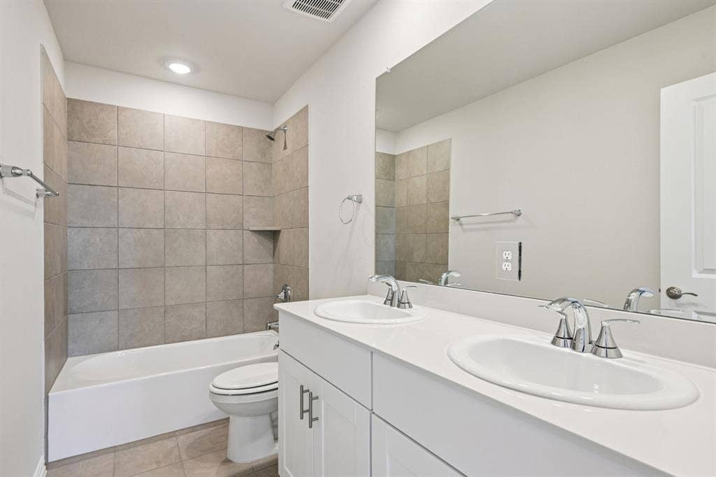 4120 Benbrook Drive, Farmersville, TX 75442 Photo is not of the actual home, but is an inspirational photo of builder’s model home and may depict options, furnishings, and/or decorator features that are not included.