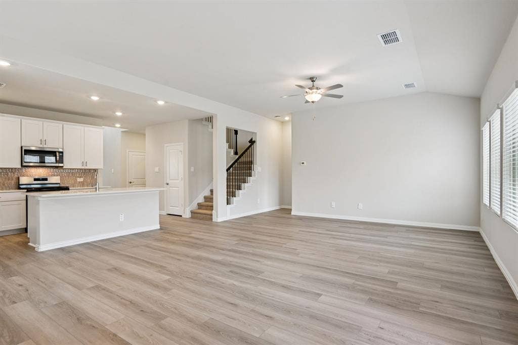 4120 Benbrook Drive, Farmersville, TX 75442 Photo is not of the actual home, but is an inspirational photo of builder’s model home and may depict options, furnishings, and/or decorator features that are not included.