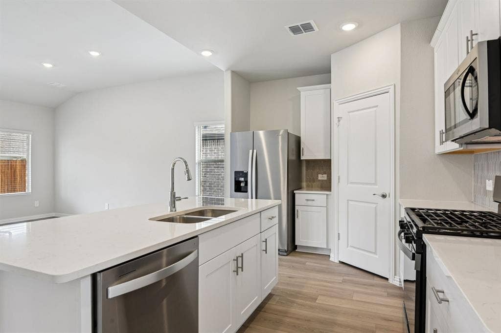 4120 Benbrook Drive, Farmersville, TX 75442 Photo is not of the actual home, but is an inspirational photo of builder’s model home and may depict options, furnishings, and/or decorator features that are not included.
