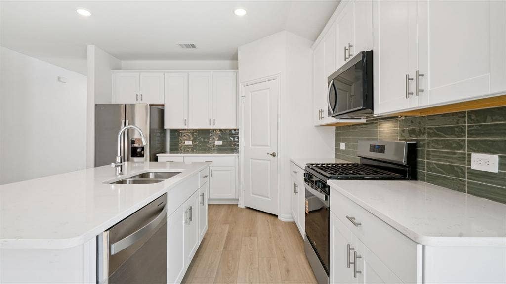 3505 Bastrop Drive, Farmersville, TX 75442 Photo is not of the actual home, but is an inspirational photo of builder’s model home and may depict options, furnishings, and/or decorator features that are not included.