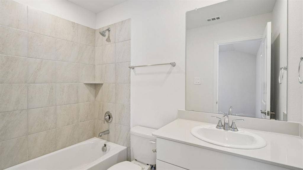 3505 Bastrop Drive, Farmersville, TX 75442 Photo is not of the actual home, but is an inspirational photo of builder’s model home and may depict options, furnishings, and/or decorator features that are not included.