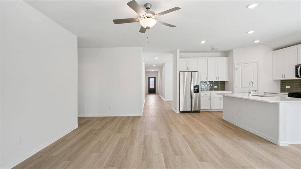 3505 Bastrop Drive, Farmersville, TX 75442 Photo is not of the actual home, but is an inspirational photo of builder’s model home and may depict options, furnishings, and/or decorator features that are not included.