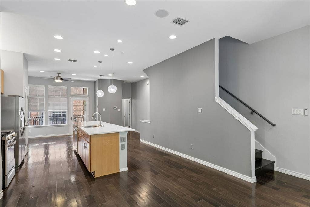 15730 Seabolt Place, Addison, TX 75001 15730 Seabolt Place, Addison, TX 75001