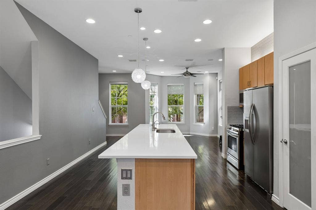 15730 Seabolt Place, Addison, TX 75001 15730 Seabolt Place, Addison, TX 75001