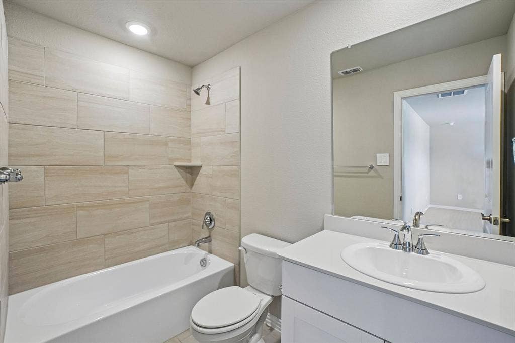 Photo is not of the actual home, but is an inspirational photo of builder’s model home and may depict options, furnishings, and/or decorator features that are not included.