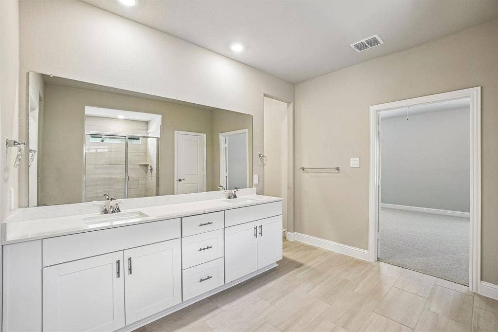 Photo is not of the actual home, but is an inspirational photo of builder’s model home and may depict options, furnishings, and/or decorator features that are not included.