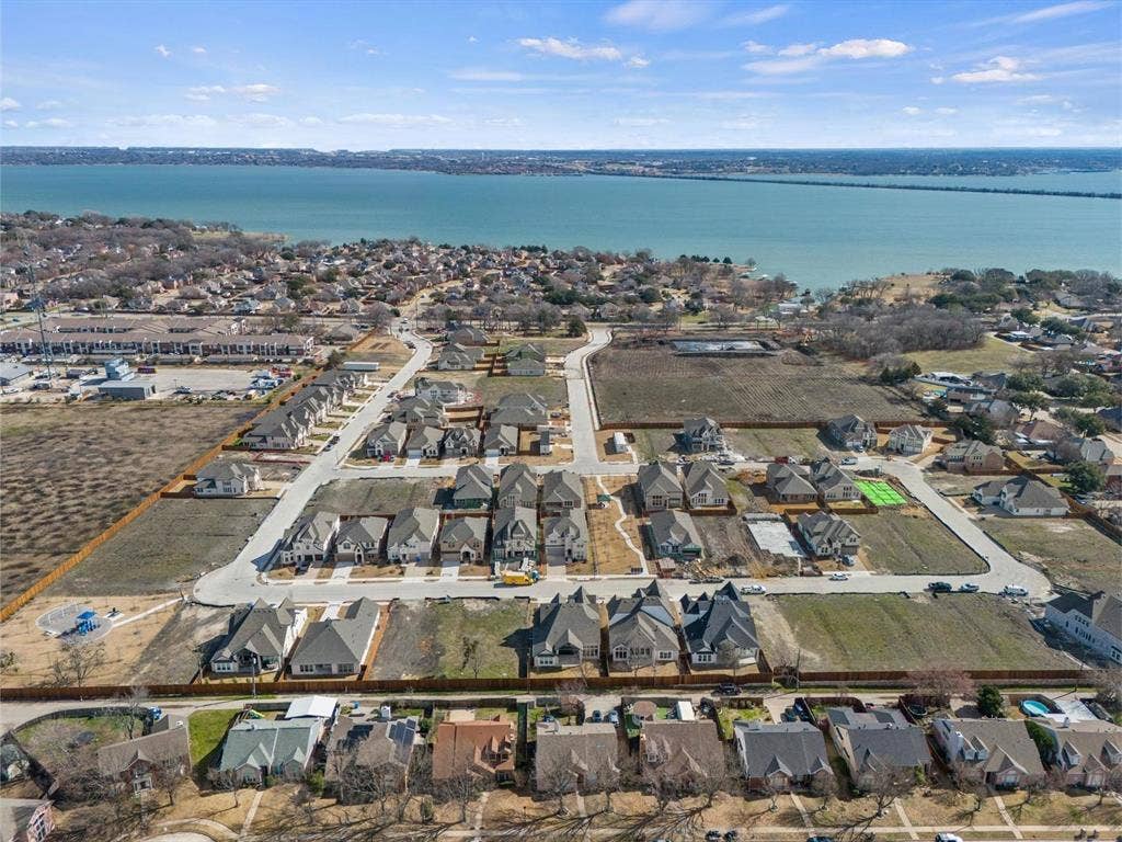 3907 Lochwood Drive, Rowlett, TX 75088