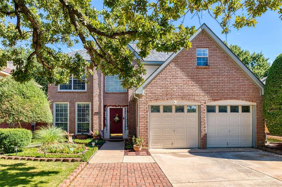 Property photo for 1706 Hood Lane, Grapevine, TX