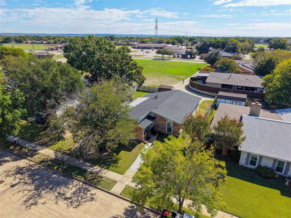 1901 Dodge Trail, Grand Prairie, TX 75052 1901 Dodge Trail, Grand Prairie, TX 75052