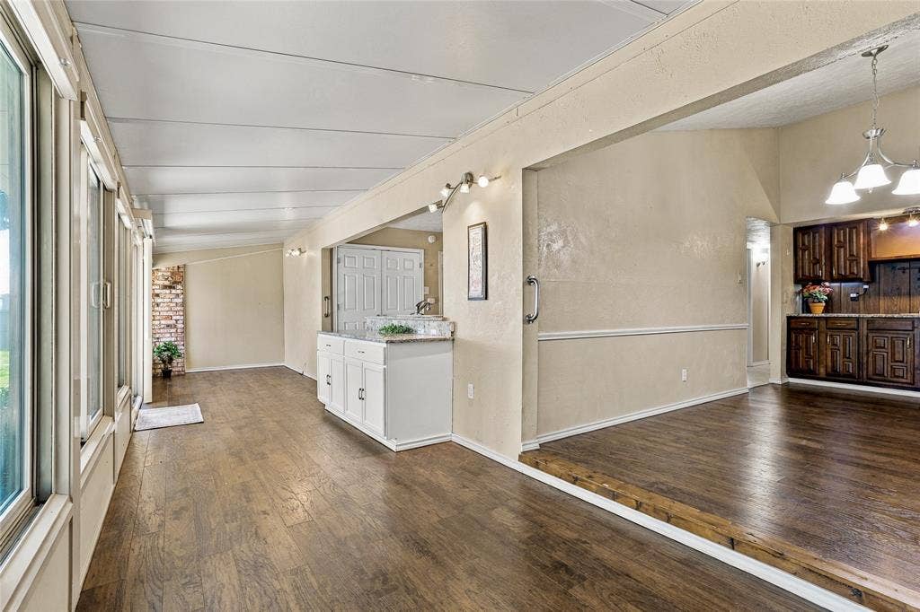 1901 Dodge Trail, Grand Prairie, TX 75052 1901 Dodge Trail, Grand Prairie, TX 75052