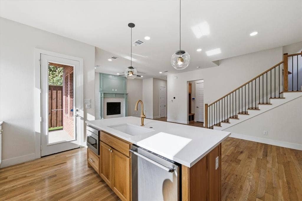 7108 Brisa Drive, Dallas, TX 75223 7108 Brisa Drive, Dallas, TX 75223