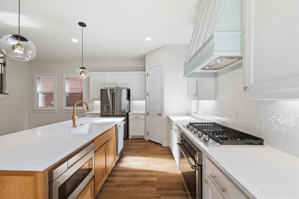 7108 Brisa Drive, Dallas, TX 75223 7108 Brisa Drive, Dallas, TX 75223