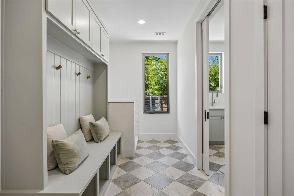 11131 Hillcrest Road, Dallas, TX 75230 11131 Hillcrest Road, Dallas, TX 75230
