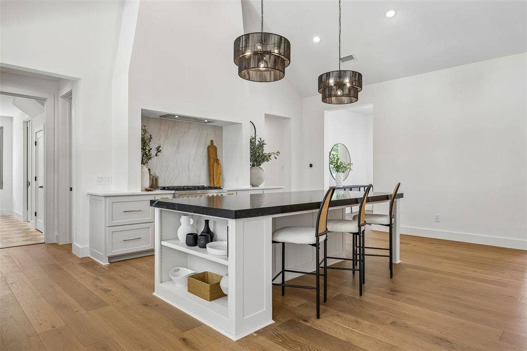 11131 Hillcrest Road, Dallas, TX 75230 11131 Hillcrest Road, Dallas, TX 75230