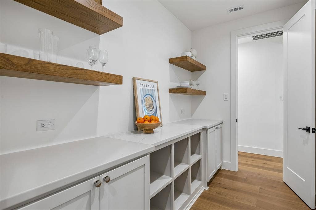 11131 Hillcrest Road, Dallas, TX 75230 11131 Hillcrest Road, Dallas, TX 75230