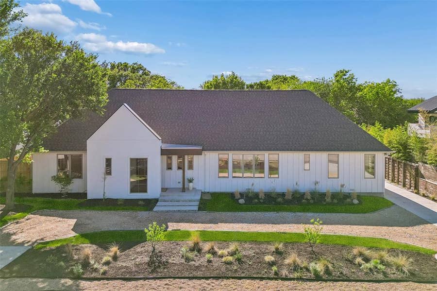 Property photo for 11131 Hillcrest Road, Dallas, TX