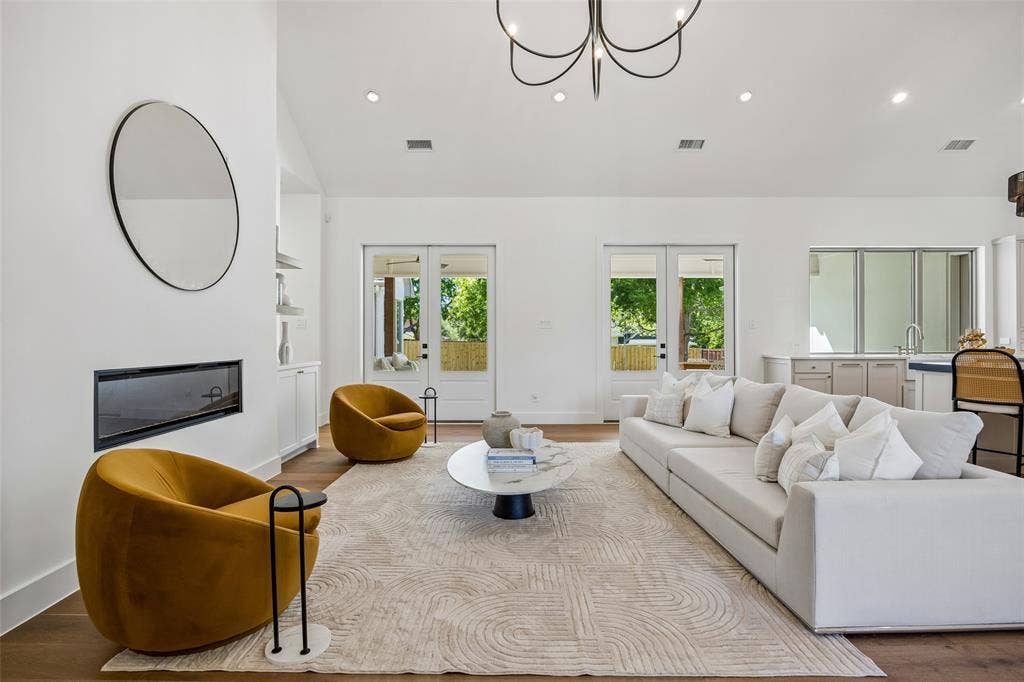 11131 Hillcrest Road, Dallas, TX 75230 11131 Hillcrest Road, Dallas, TX 75230